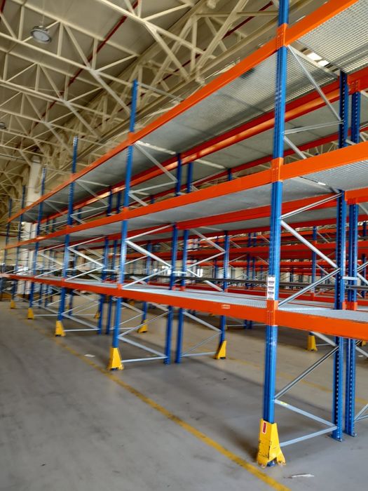 Rafturi metalice pentru paleti