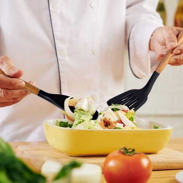 Сет 12 кухненски прибори за готвене- от естествено дърво