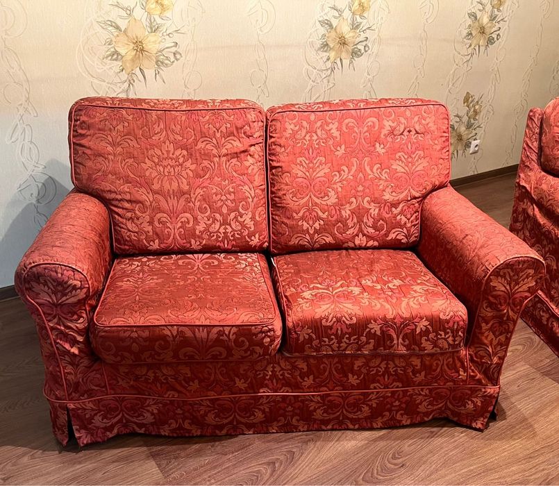 Продам диваны с креслами