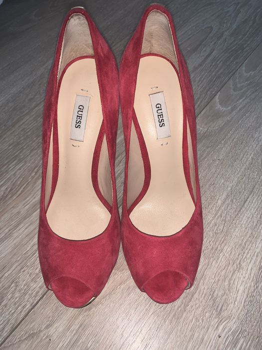 Pantofi Guess marimea 36, impecabili