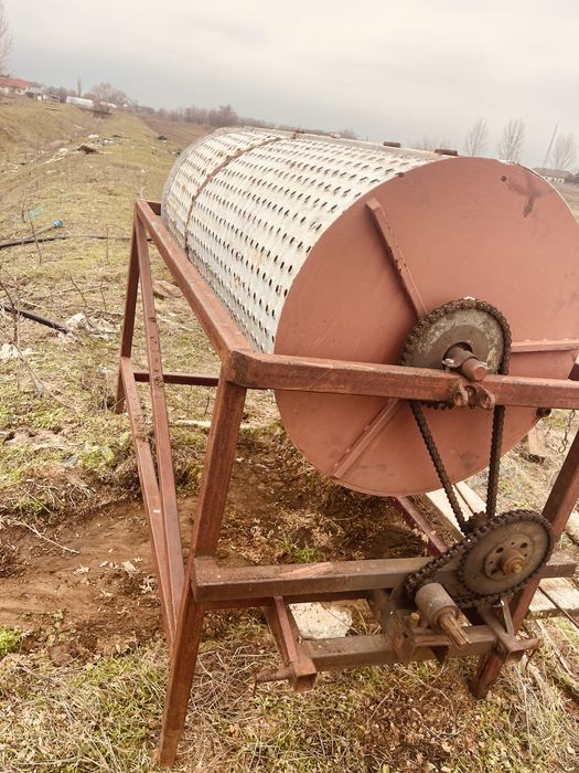 Masina spalat cartof,morcovi,radacinoase cu actionare la priza de pute