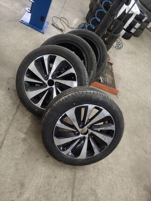 Vând cauciucuri noi Continental PremiumContact C 235/50 R19 pt SUV