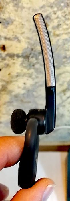 Блутут хендсфри слушалка Plantronics Voyager Legend със заряден кейс