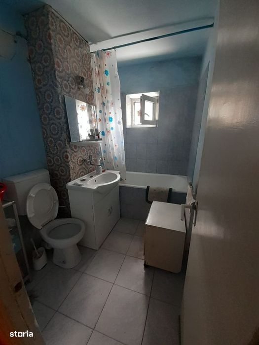 Apartament 4 Camere Decomandate, 80 mp, 2 Balcoane, etaj Intermediar,