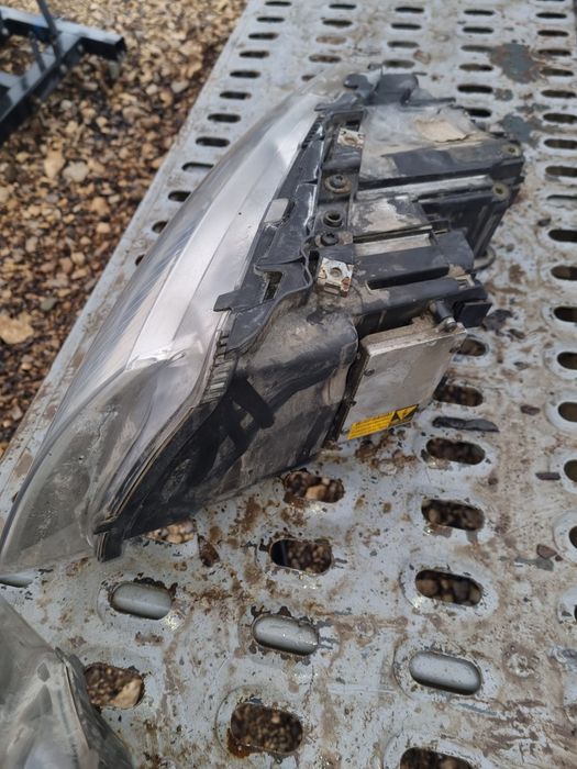 Десен фар за Ауди А8 Д3 2006г биксенот завиващ обурудван