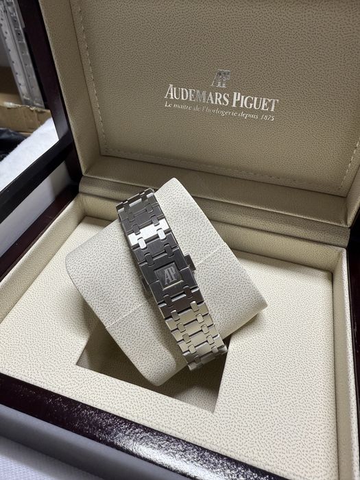 Audemars Piguet 42 mm, AUTOMATIC- full box
