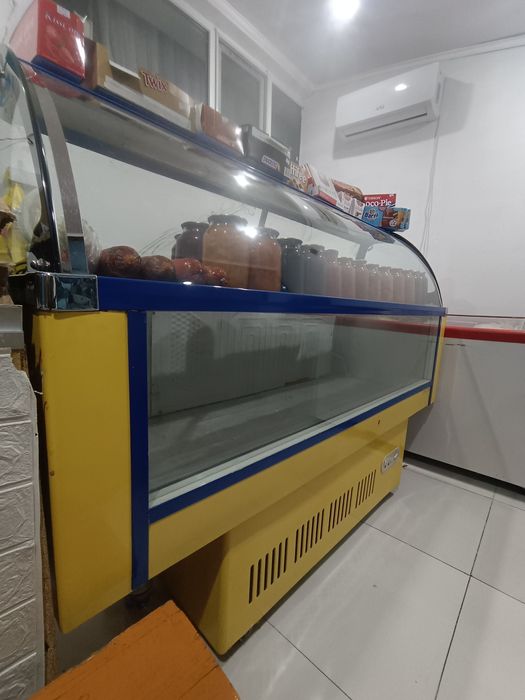 Холодильник витринный