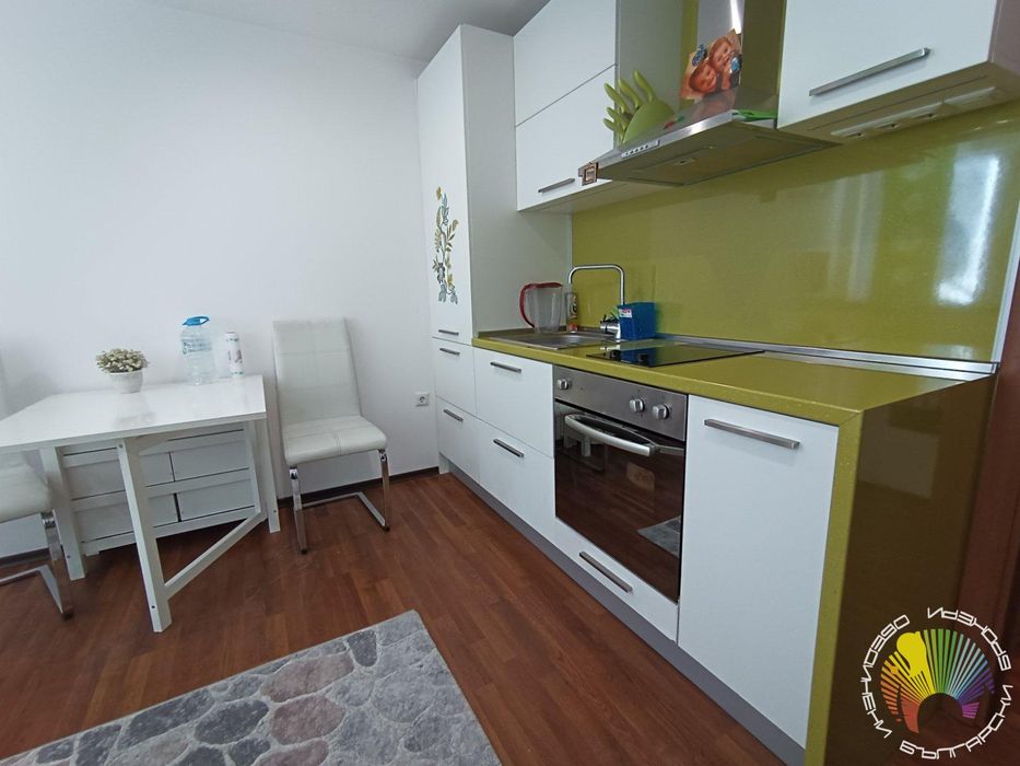 Дава се под наем Тристаен апартамент в Бургас, Център - 80 кв.м за 408 € - Снимка #2