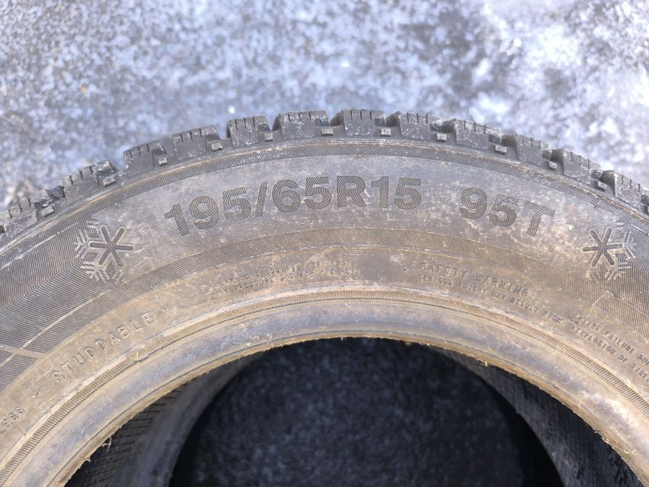 Продам резину комплект 195/65/15