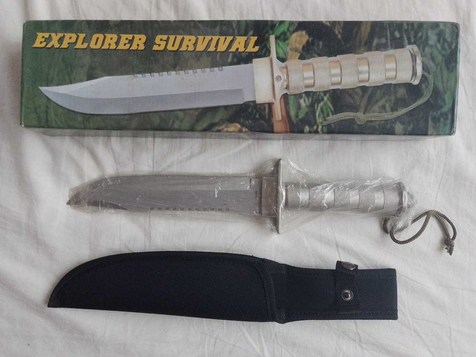 Set de 4 cutite NOI, Rambo replica Survival Vanatoare Camping Drumetie