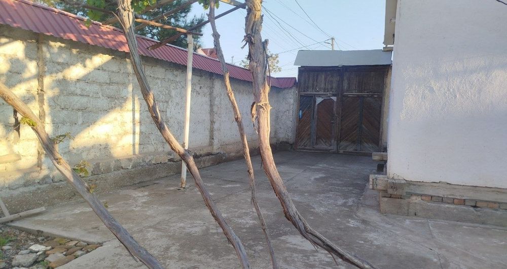 Eski shaharda hovli sotiladi