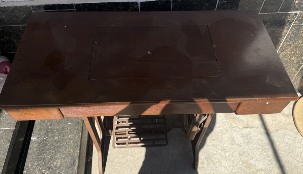 Masina de cusut Ileana cu mobilier