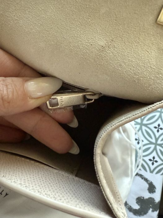 Geanta de umar Furla