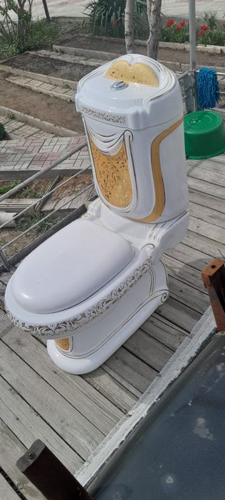 Унитаз красивый большой