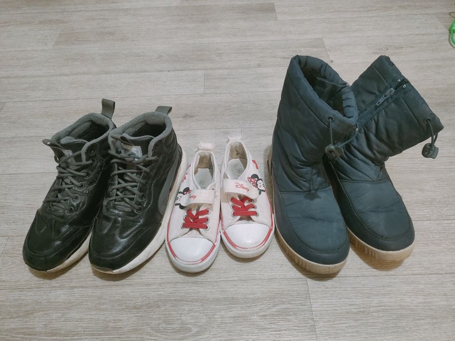 Отдам даром обувь детский