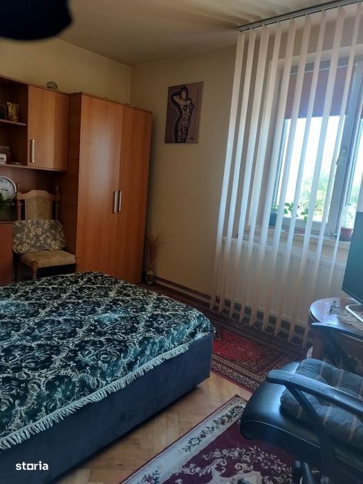 Apartament 3 camere, 60 mp, zona Bals