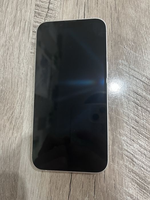 Продам Iphone 13
