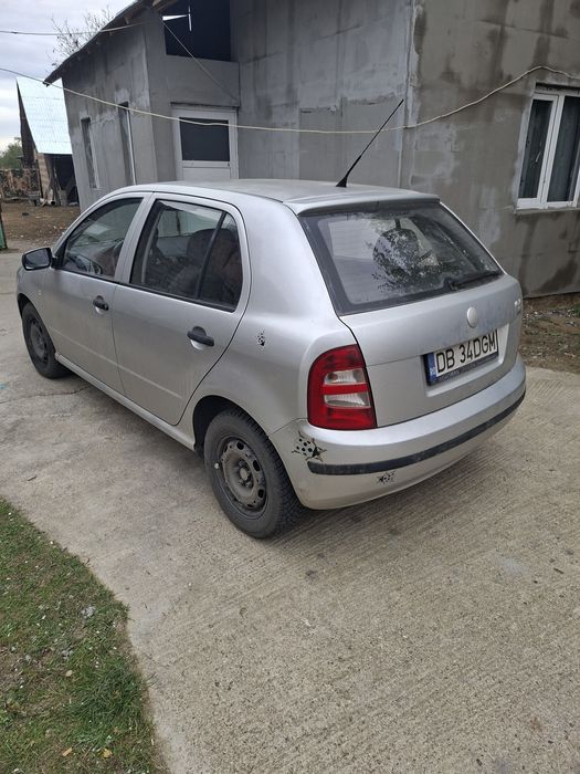 Vând skoda fabia 1.2 2003