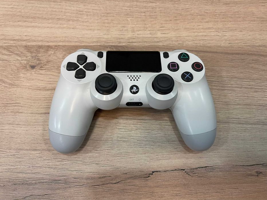 Втора употреба лимитиран бял PS4 / Playstation 4 Slim 500GB комлект + 1 игра подарък! - Magic Games