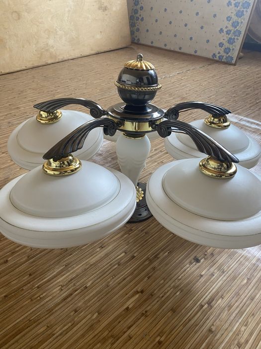 Люстра сатылады!