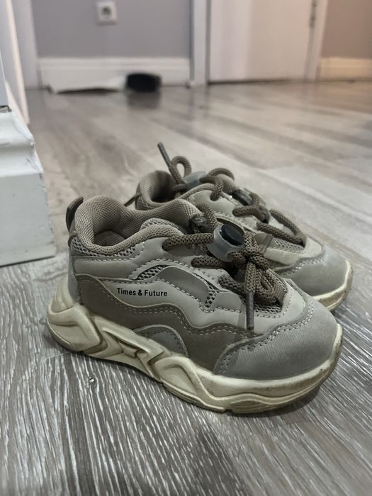 Детская обувь кроссовки