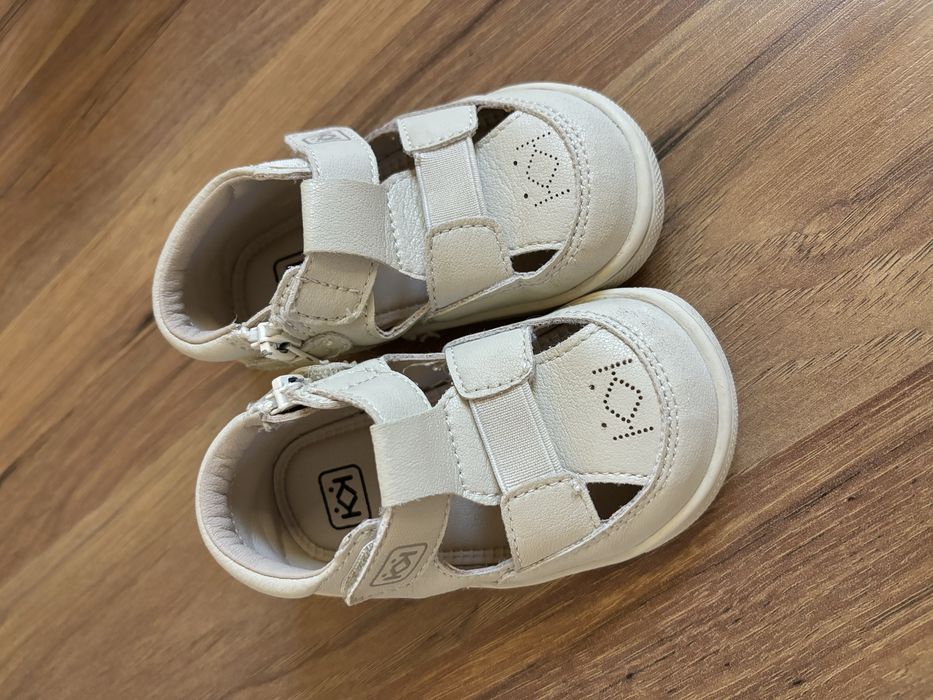 Кожени сандали с цип за прохождане размер 18/19 Колев и Колев