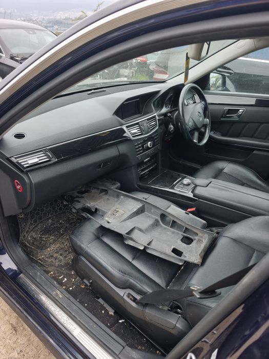 Dezmembrez Mercedes E class e200