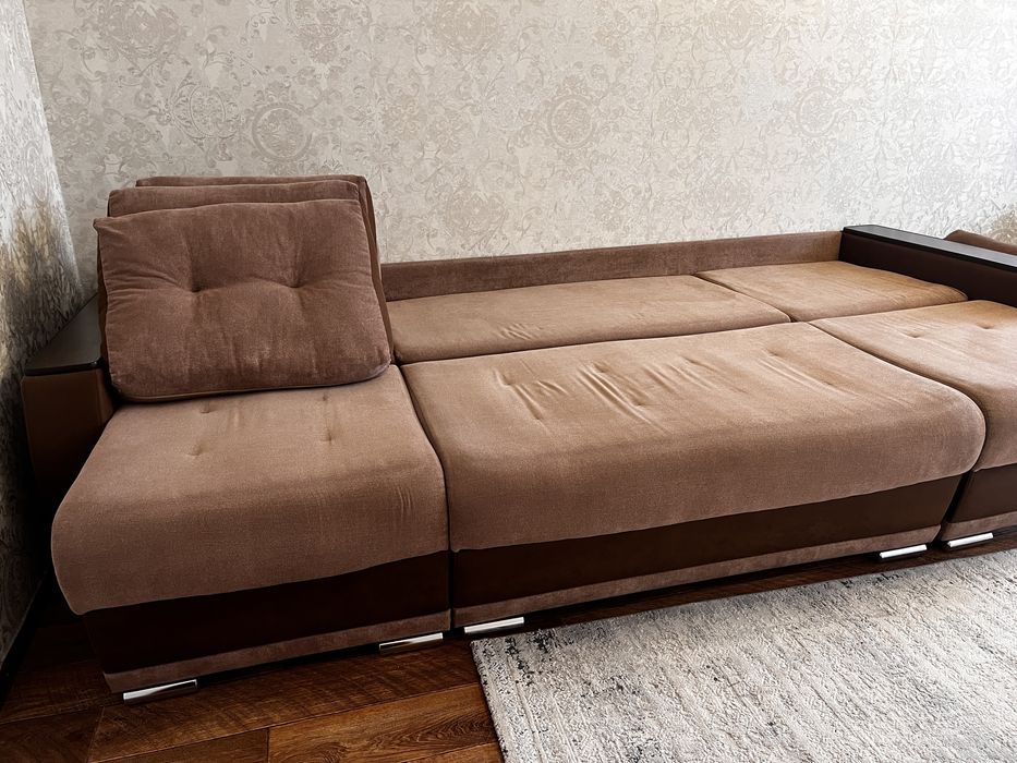 Продается диван в гостиную