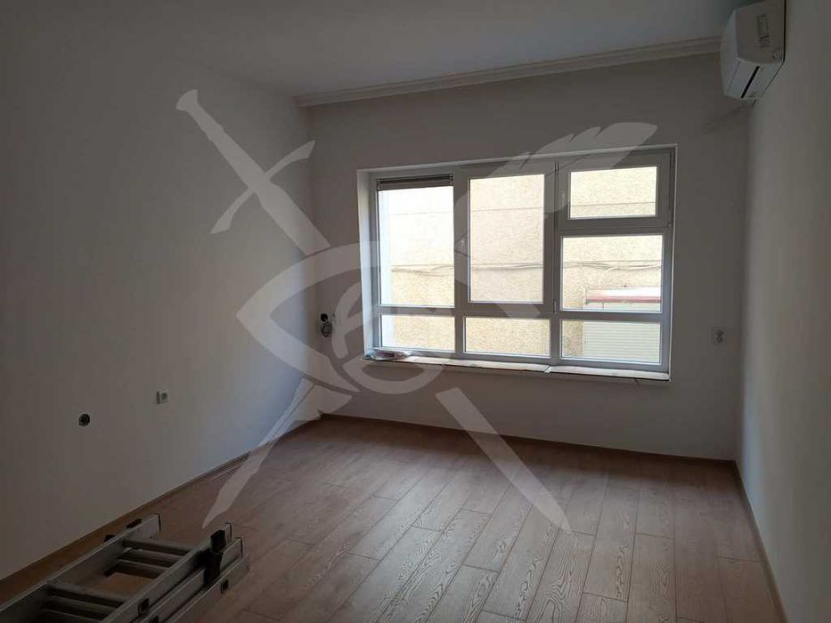 Дава се под наем Тристаен апартамент в Варна, Гръцка махала - 100 кв.м за 1097.01 € - Снимка #4