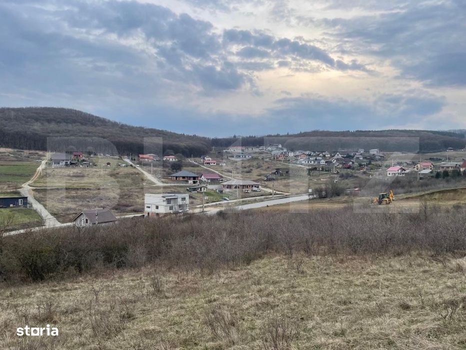 Teren intravilan 1.525 mp – Valea Jelnei, aproape de Bistrita, negoc