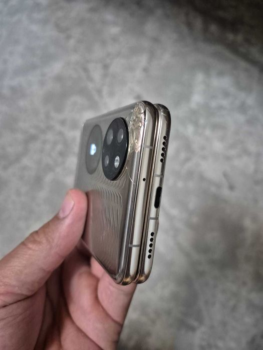 Продам Хуавей P50 pocket 12/512
