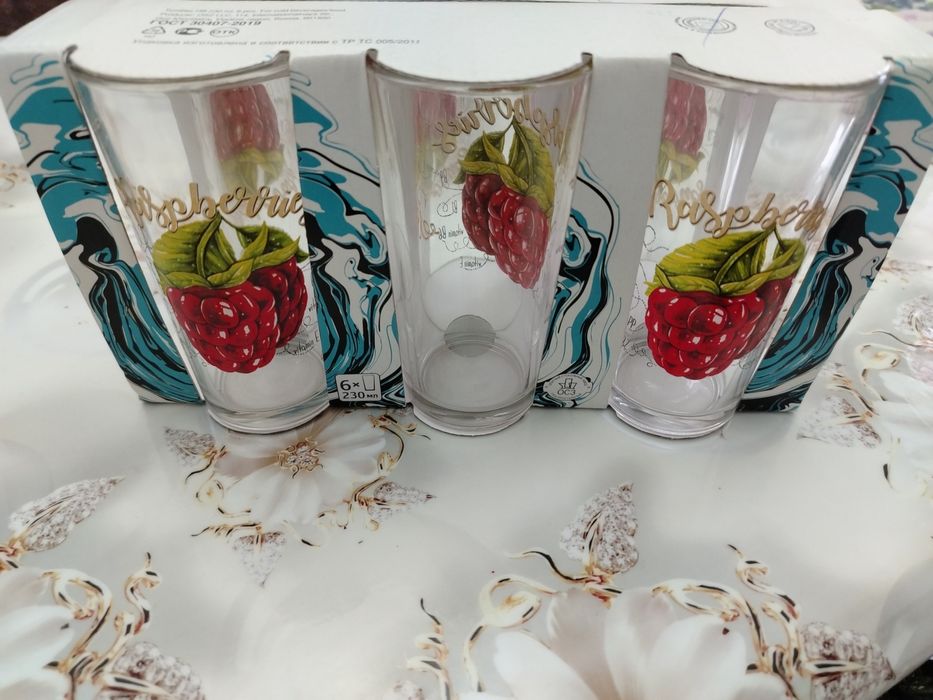 Продам набор стаканов 2000