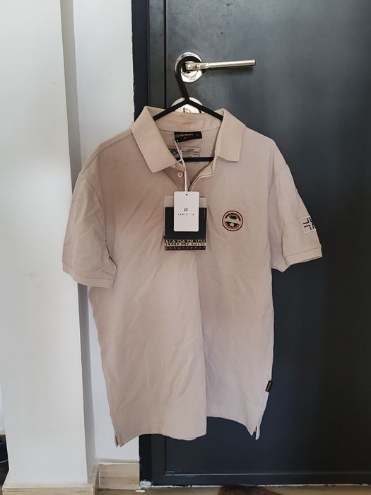Vând tricou Napapijri bej