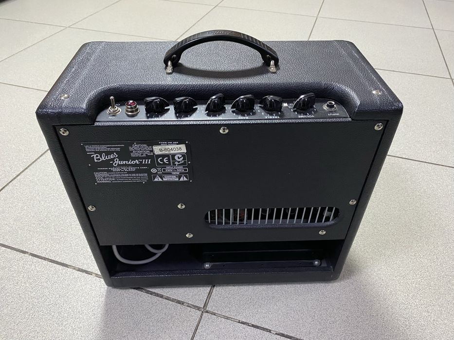 Fender Blues Junior III ламповый гитарный комбоусилитель