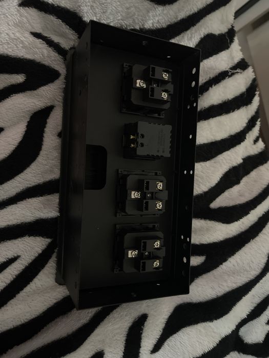 Блок розеток стольный