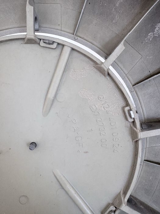 Оригинальные колпаки на Мерседес комплект