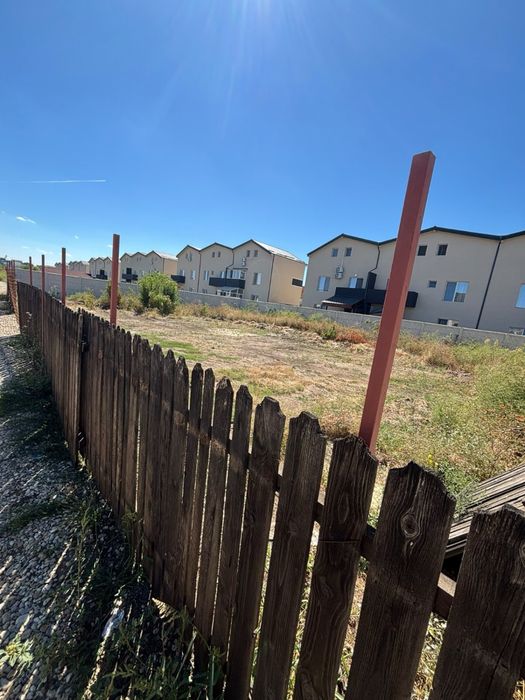 Teren strada Safirului - 575mp - deschidere 26m - utilitati