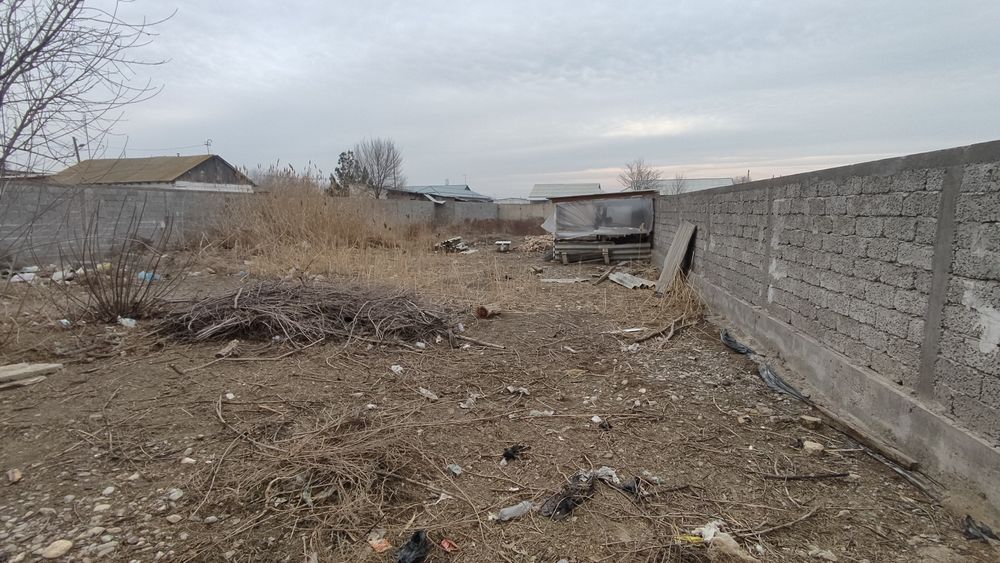 Xovli uy sotiladi srochna