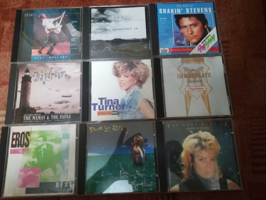 cd-uri diferite in stare buna