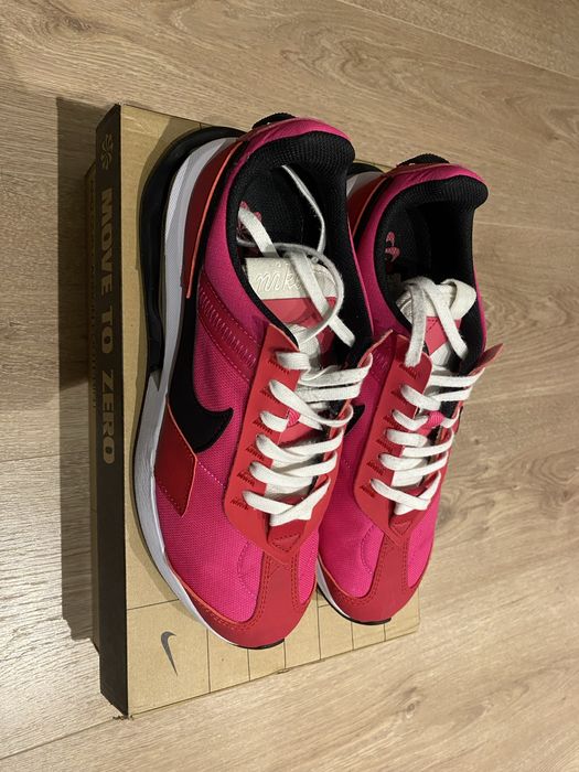 Кроссовки Nike женские
