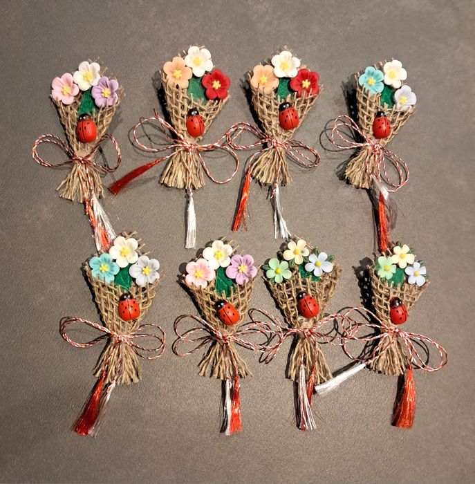 Martisoare buchețel cu broșă