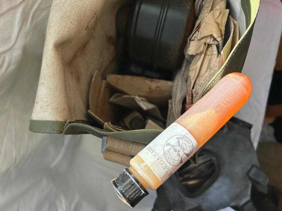 Masti de gaz in geanti originala cu toate accesoriile