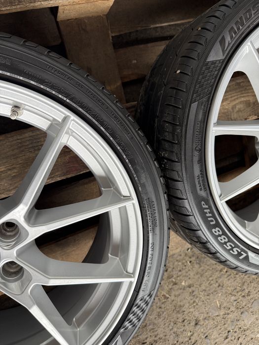 # Jante aluminiu VW Passat Arteon Tiguan Touran Skoda Superb Octavia cu anvelope de vara 235/40 R19