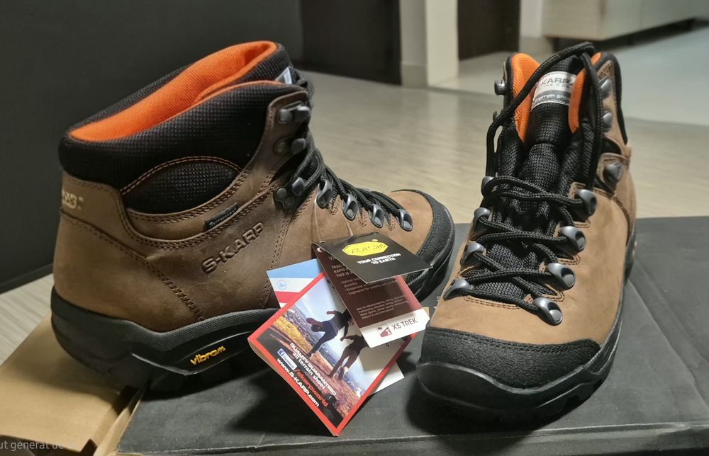 Ghete/ Bocanci S-Karp 37, 200 lei perechea