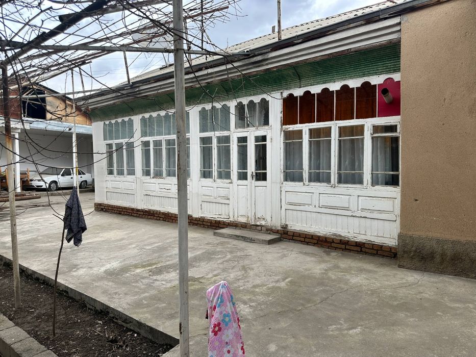 Катта ховли ижарага берилади