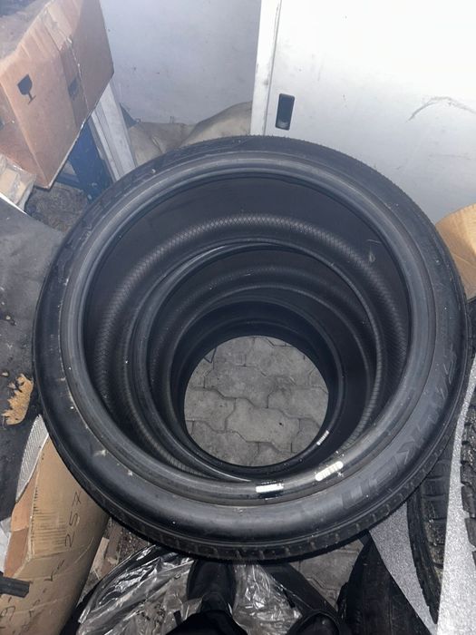 Vând anvelope 255/40 r19