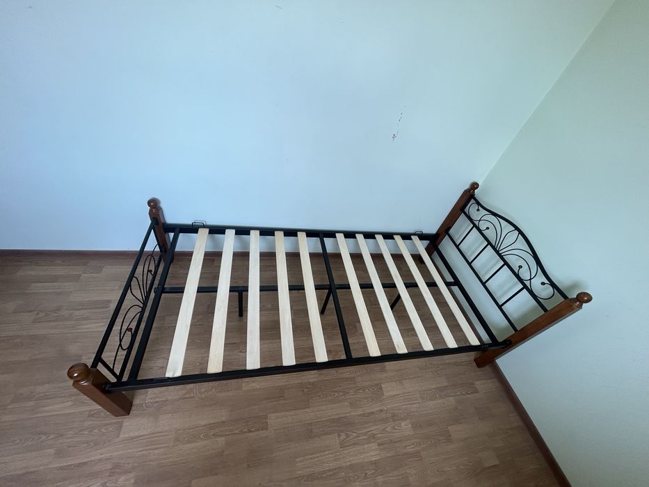 Легло с матрак 90/200 намалена цена