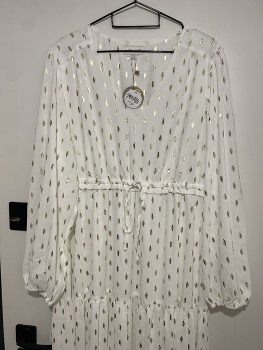 Lot haine dama  outlet cu eticheta 42 de bucati