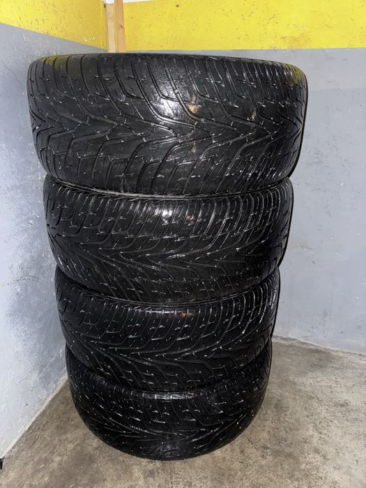 Anvelope 275 40 R20 all season vredestein