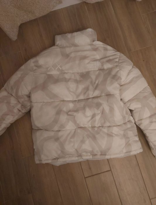 Geaca north face  kaws L